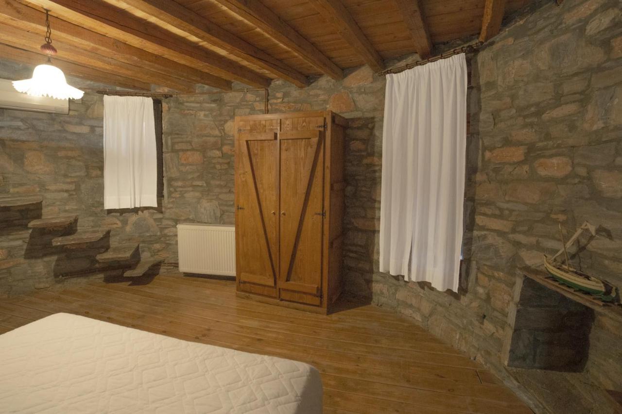 Pyrgos Traditional Village Ágios Kírykos Exteriör bild