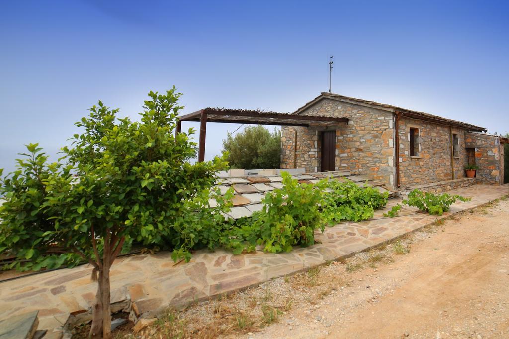 Pyrgos Traditional Village Ágios Kírykos Exteriör bild
