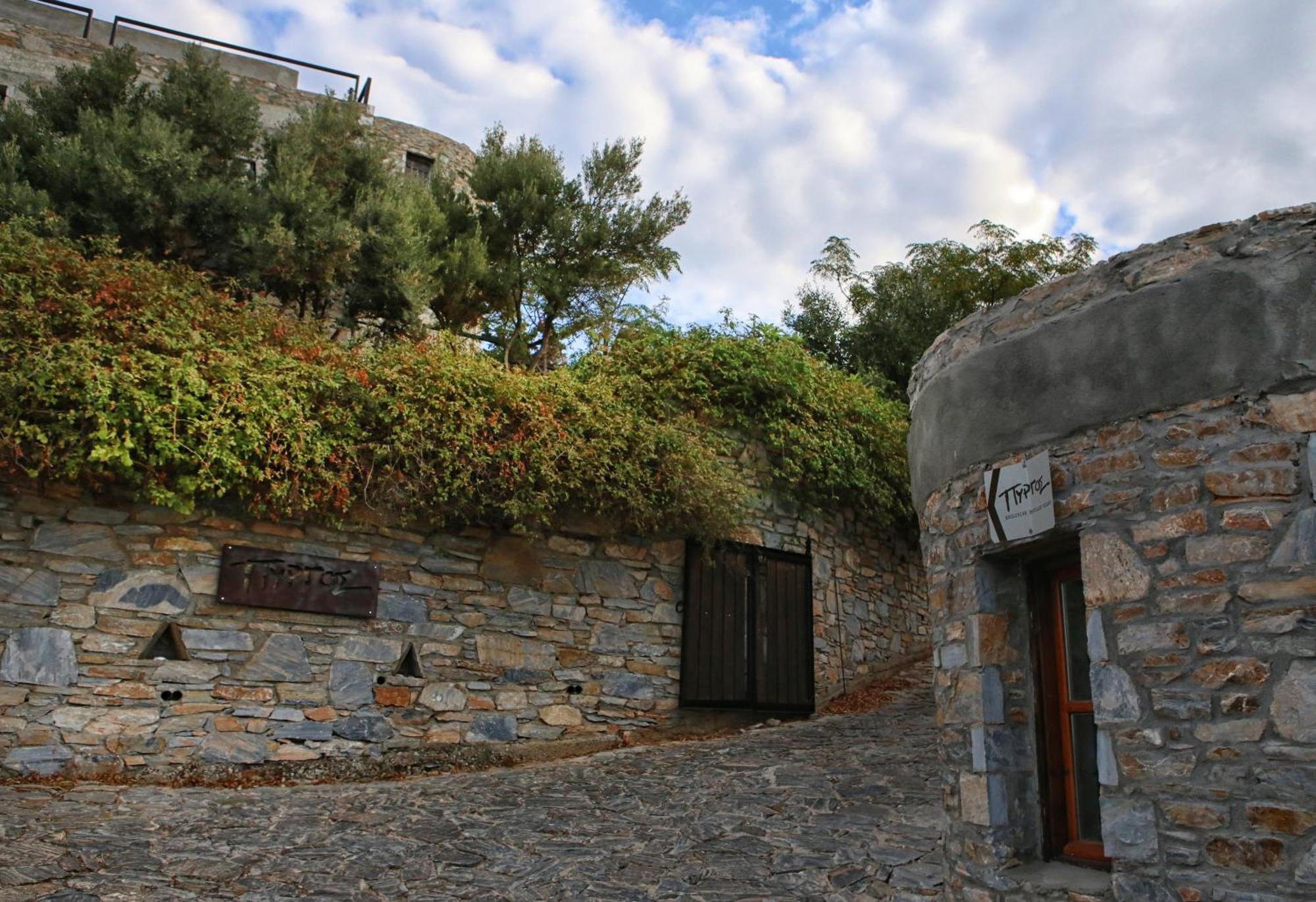 Pyrgos Traditional Village Ágios Kírykos Exteriör bild