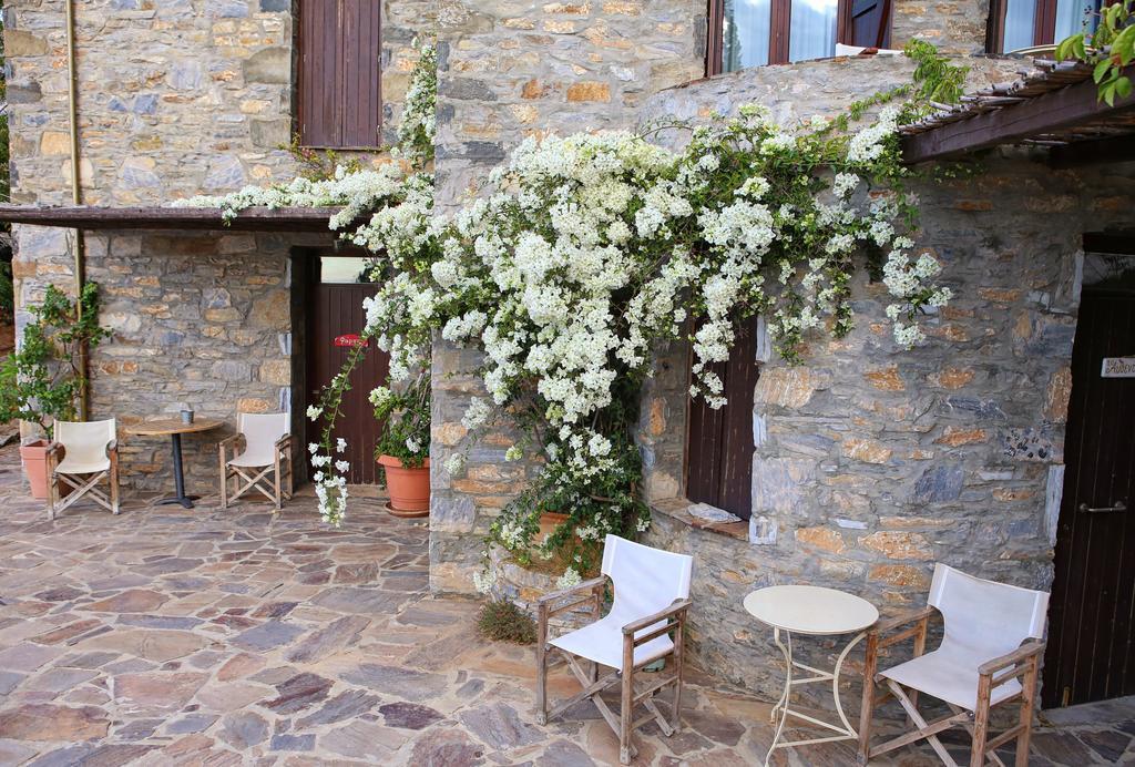 Pyrgos Traditional Village Ágios Kírykos Exteriör bild